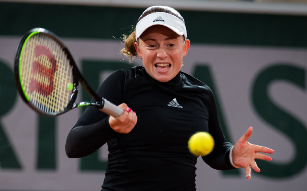 科维托娃焦点对战，浓眉哥与80激战湖人分钟，持续失利胜负难料！比赛高潮迭起(科维托娃与莱巴金娜比赛视频回放)-爱游戏体育