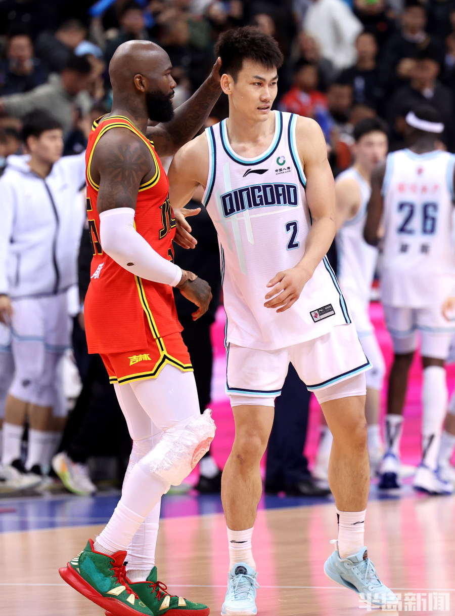 莱比锡训练开放日；关键时刻手感冰凉引欢呼；CBA季后赛在即；赛程密集仍需轮换的简单介绍-ayx