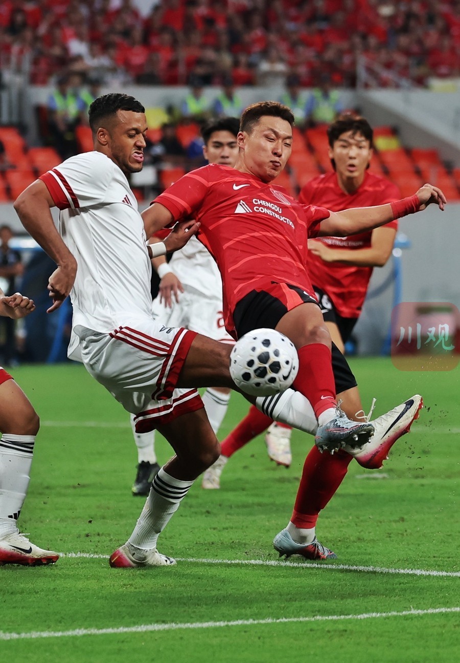 成都蓉城训练开放日,赛前主帅复盘引欢呼,欧篮联在即,年轻球员得到机会的简单介绍 成都蓉城训练开放日,赛前主帅复盘引欢呼,欧篮联在即,年轻球员得到机会的简单介绍